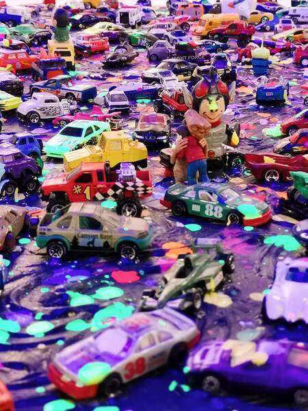 Photograph Kiiro Honeybeelash Miniature Chaos on One Eyeland